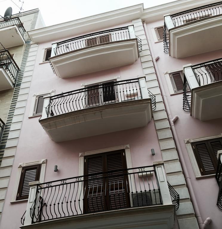 Palazzo Eliss Bed & Breakfast มาร์เกริตา ดิ ซาวอยา ภายนอก รูปภาพ