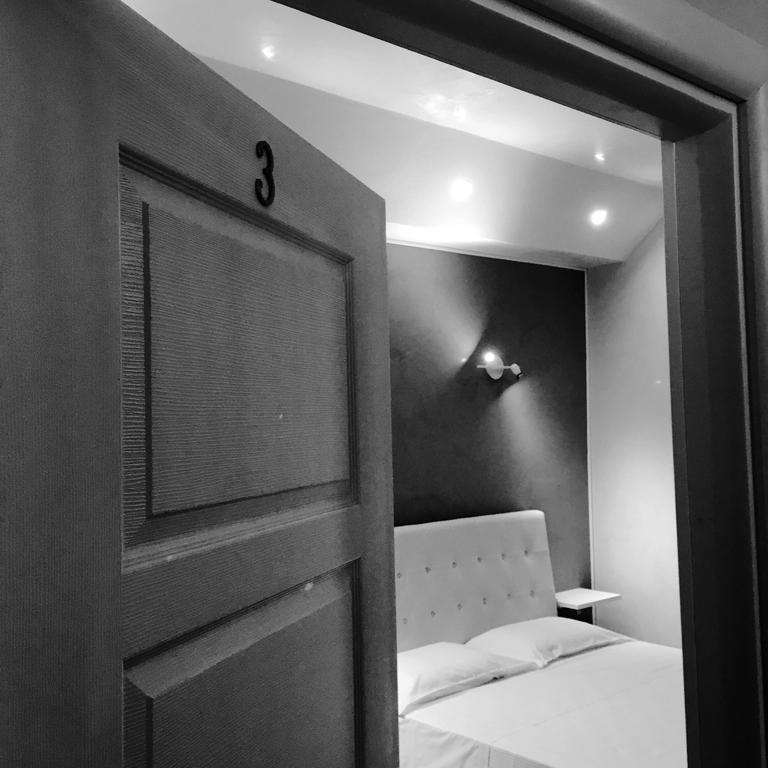 Palazzo Eliss Bed & Breakfast มาร์เกริตา ดิ ซาวอยา ห้อง รูปภาพ