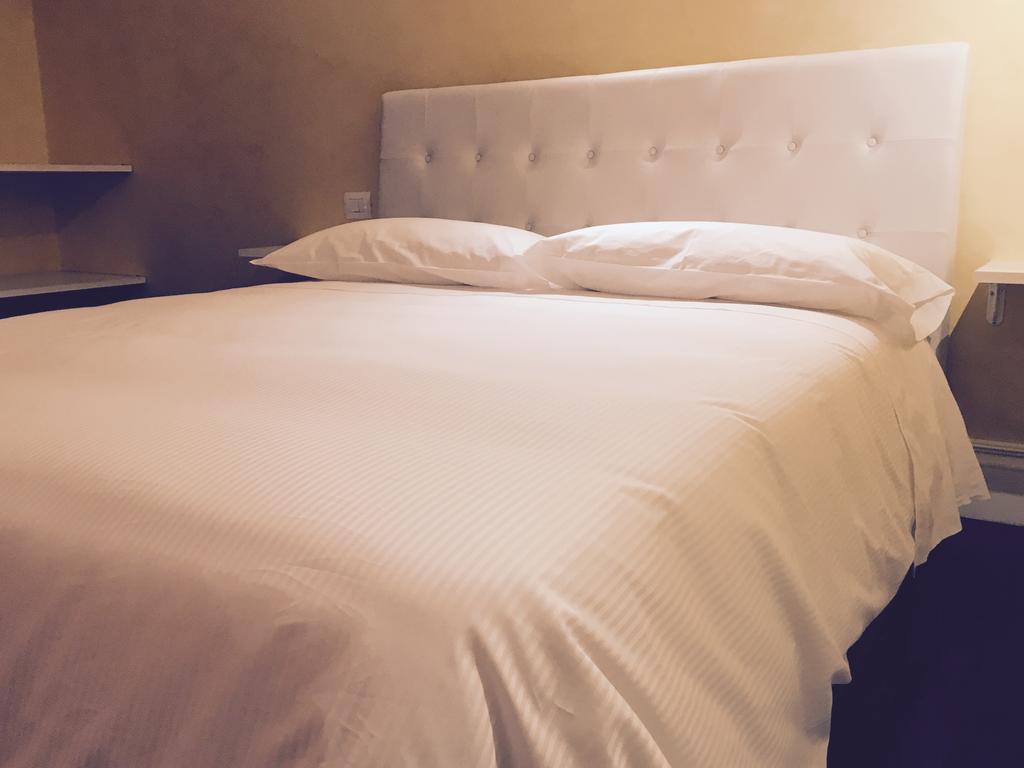 Palazzo Eliss Bed & Breakfast มาร์เกริตา ดิ ซาวอยา ห้อง รูปภาพ