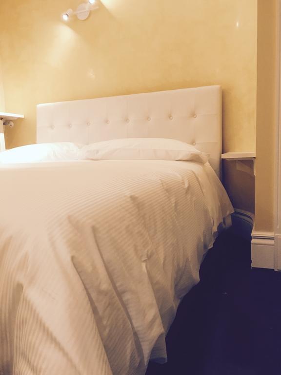 Palazzo Eliss Bed & Breakfast มาร์เกริตา ดิ ซาวอยา ห้อง รูปภาพ