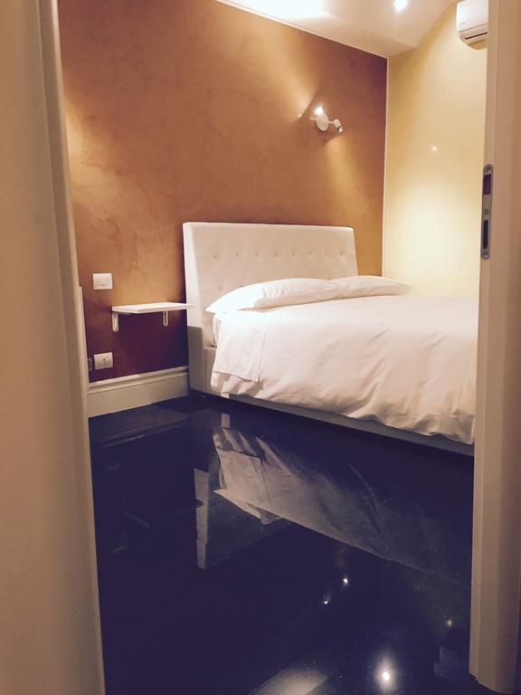 Palazzo Eliss Bed & Breakfast มาร์เกริตา ดิ ซาวอยา ห้อง รูปภาพ